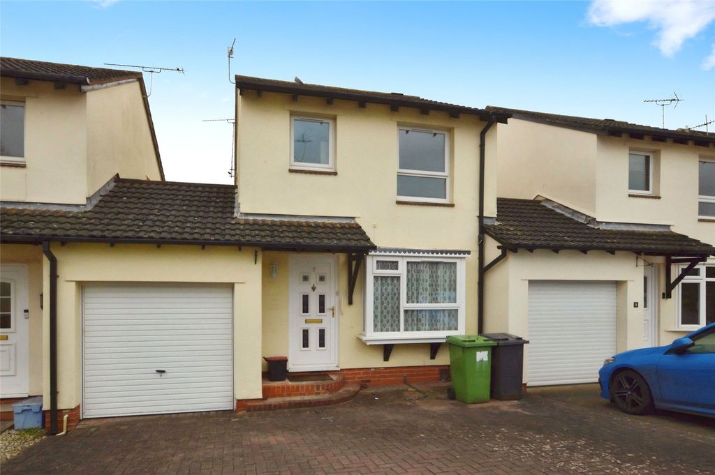 Property photo 1 of 10 Front