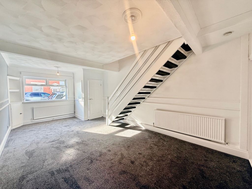 Property photo 2 of 14 Image