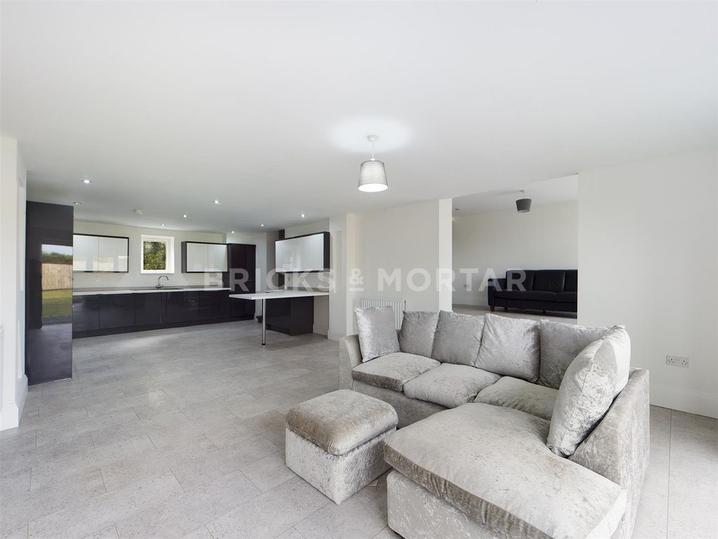 Property photo 3 of 16 Gegrzw2Ny0Uz1H-83P0Jha.Jpg