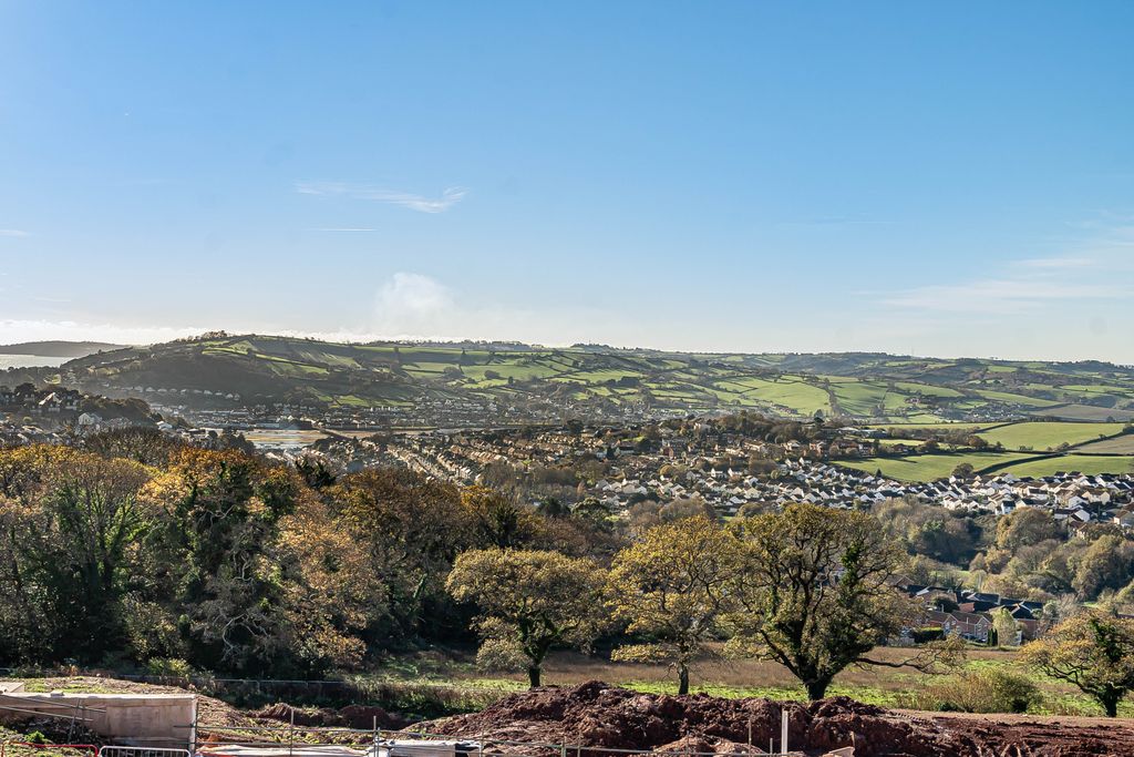 Property photo 2 of 29