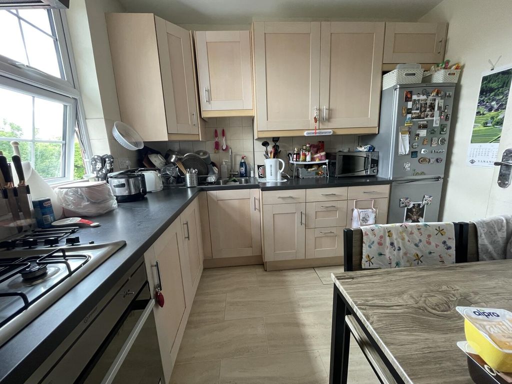 Property photo 1 of 9 Kitchen
