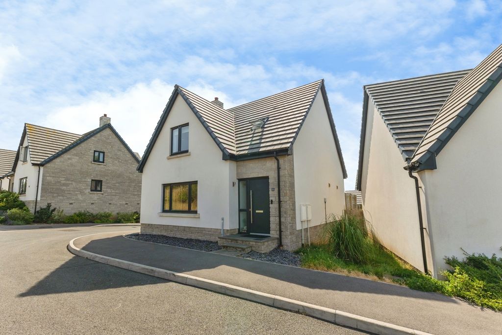 Property photo 1 of 18 Pbox-Img.Jpg