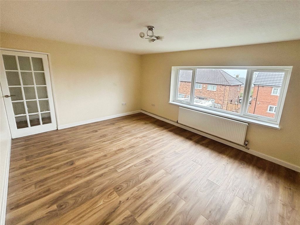 Property photo 2 of 6 Lounge