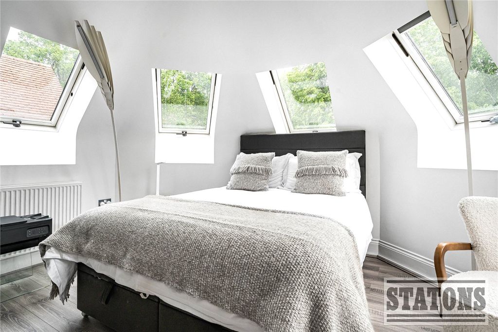 Additional image 19 of 3 bed flat for saleCockfosters Road, Barnet EN4