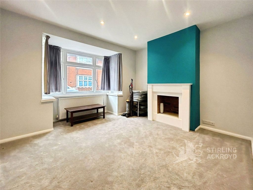 Property photo 2 of 8 Bedroom