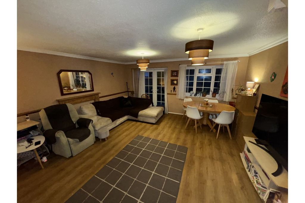 Property photo 1 of 15 Living Room