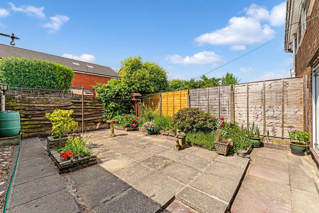 Property photo 2 of 23
