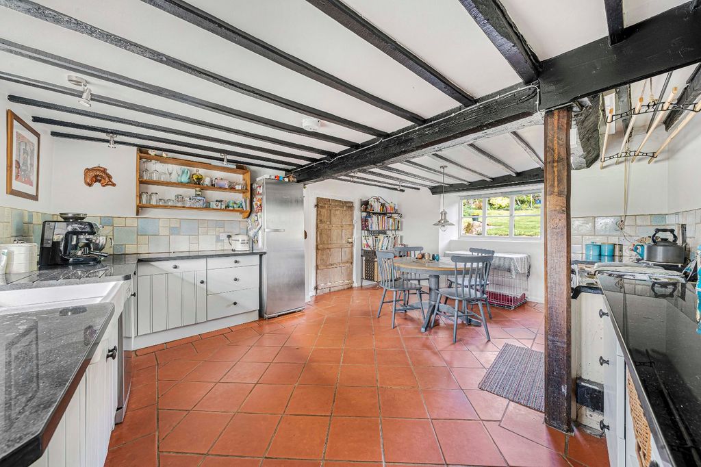 Property photo 3 of 18 Kitchen