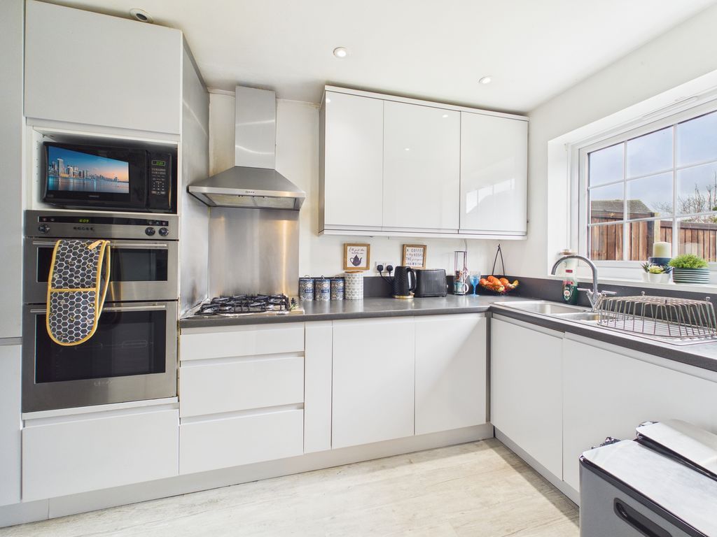 Property photo 3 of 17 Photo 12