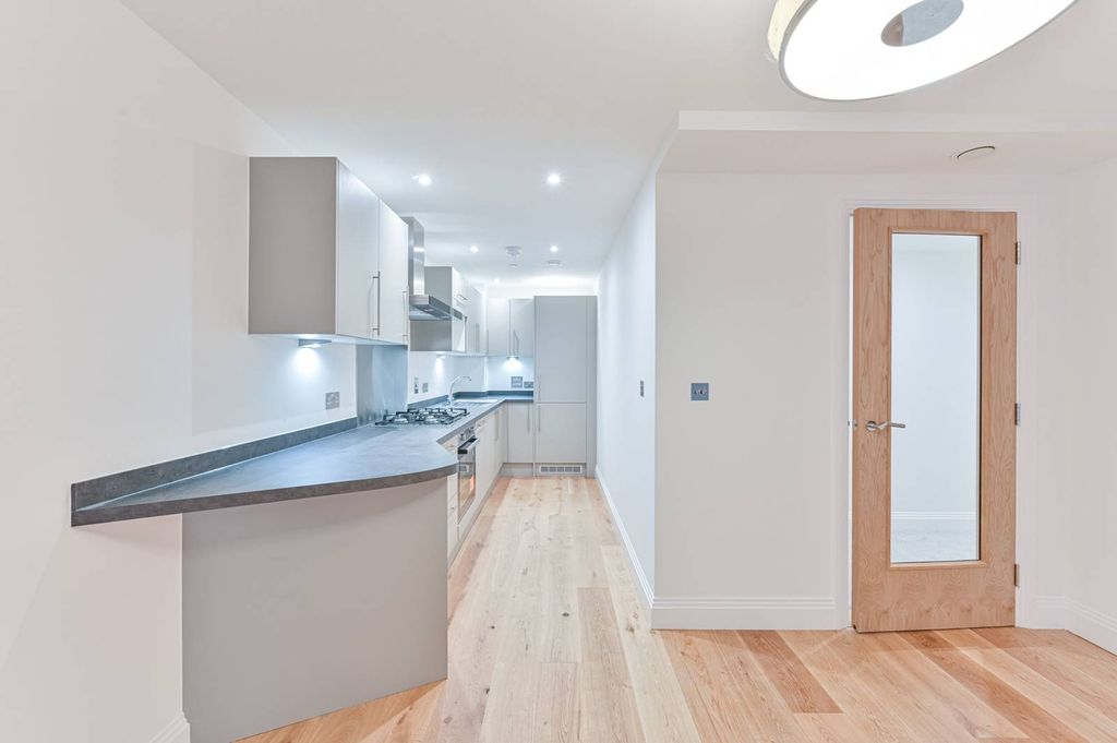 Property photo 3 of 24