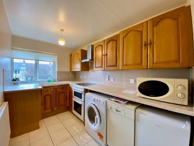 Property photo 3 of 5 Kitchen