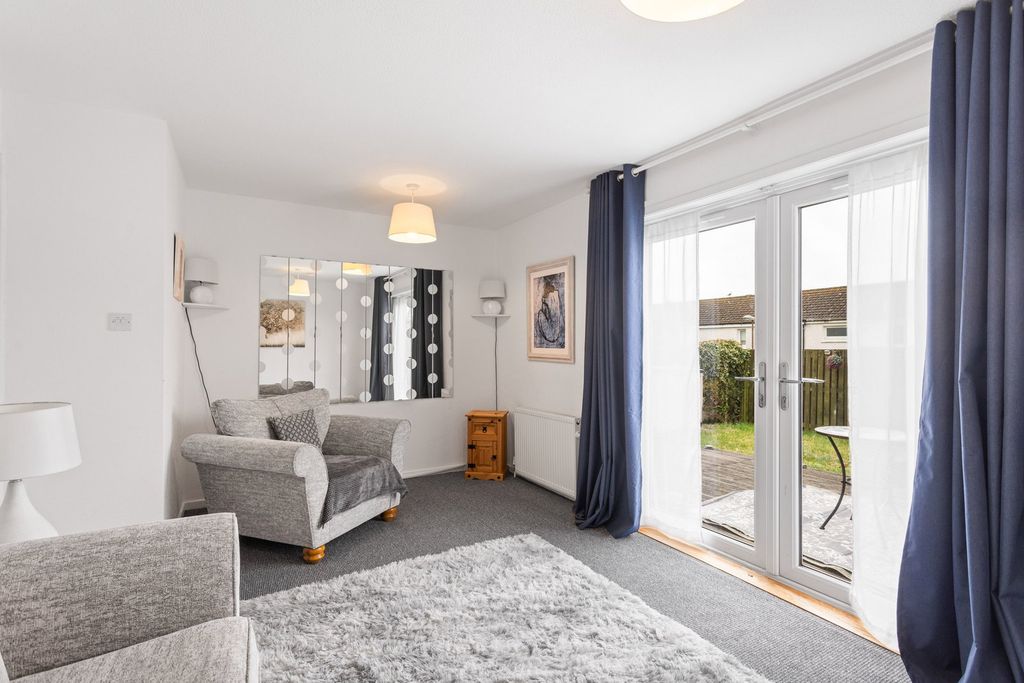 Property photo 2 of 21