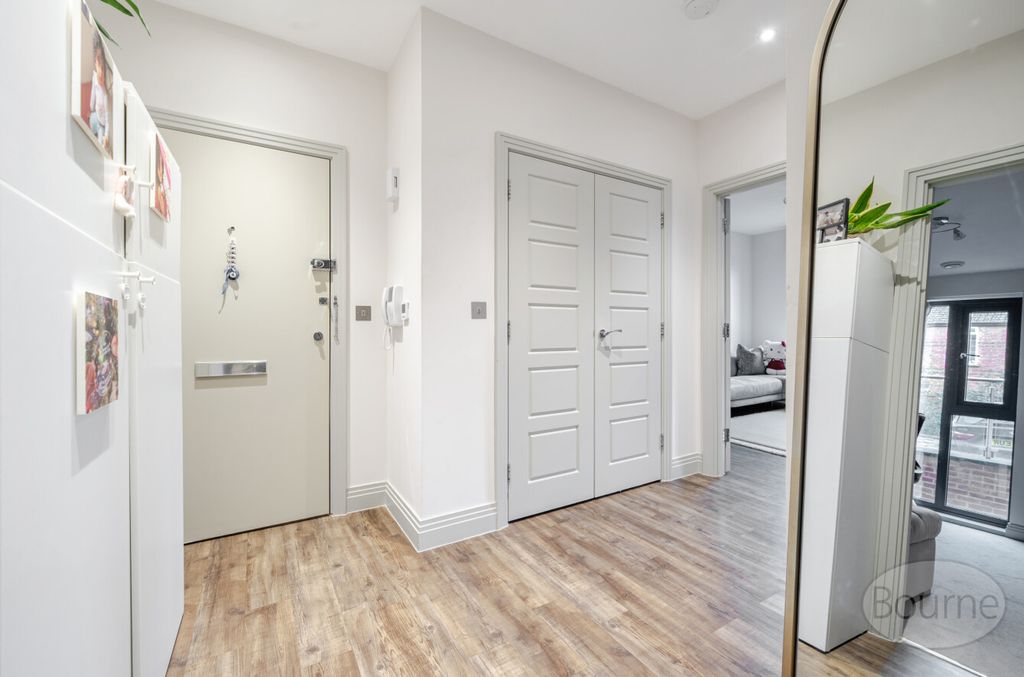 Property photo 2 of 16 B52Ea85F-c3d5-459...