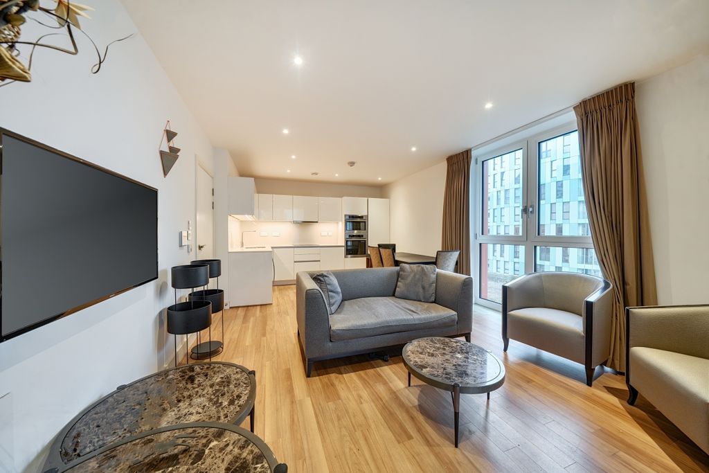 Property photo 3 of 17 1403772-5-6972633...