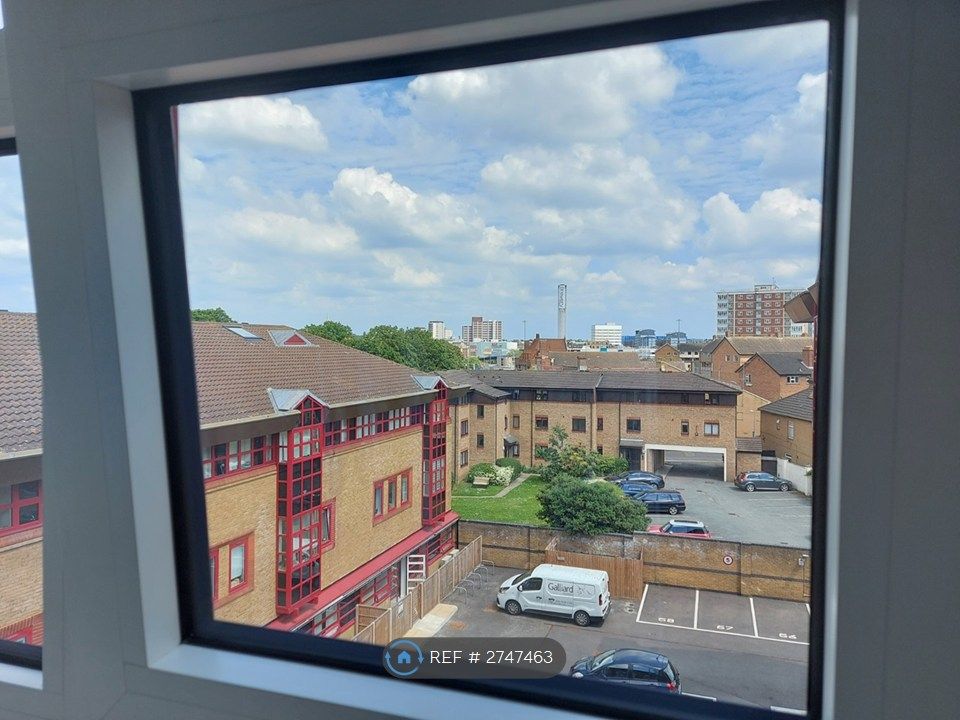 Property photo 2 of 20