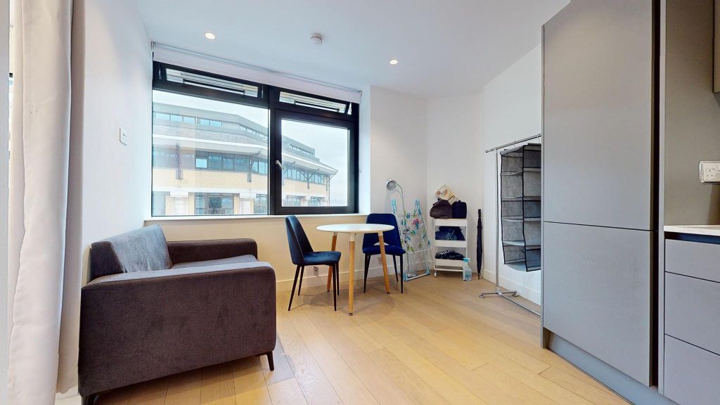 Property photo 1 of 16 Living Room