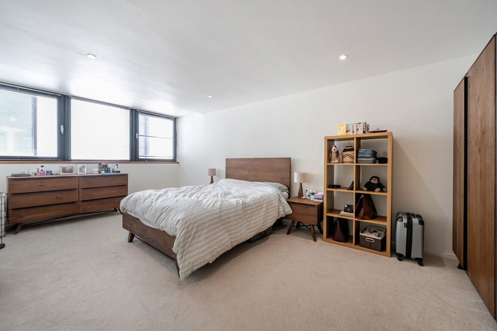 Property photo 3 of 13 1467205-19-6A15Ad...