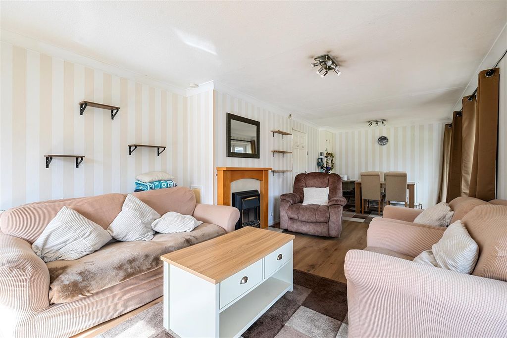 Property photo 2 of 22 1440451-9-69E1065d473c8.Jpg