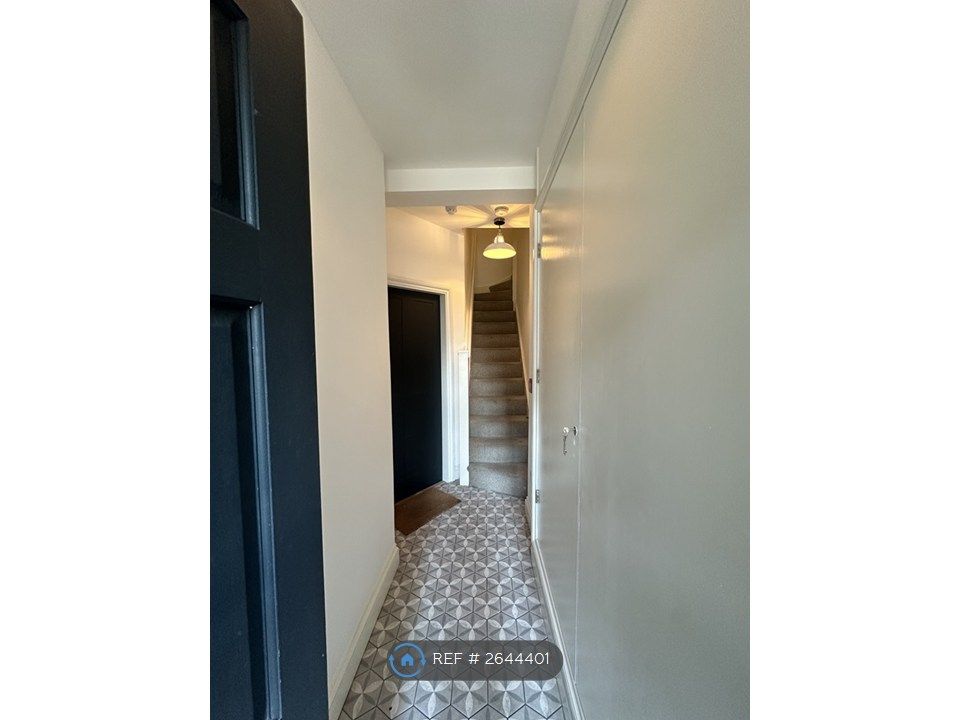 Property photo 3 of 11 Communal Entrance Hallway