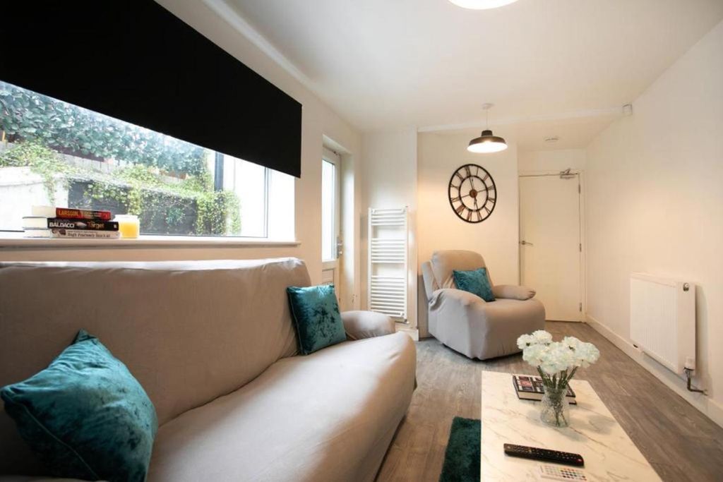 Property photo 2 of 5