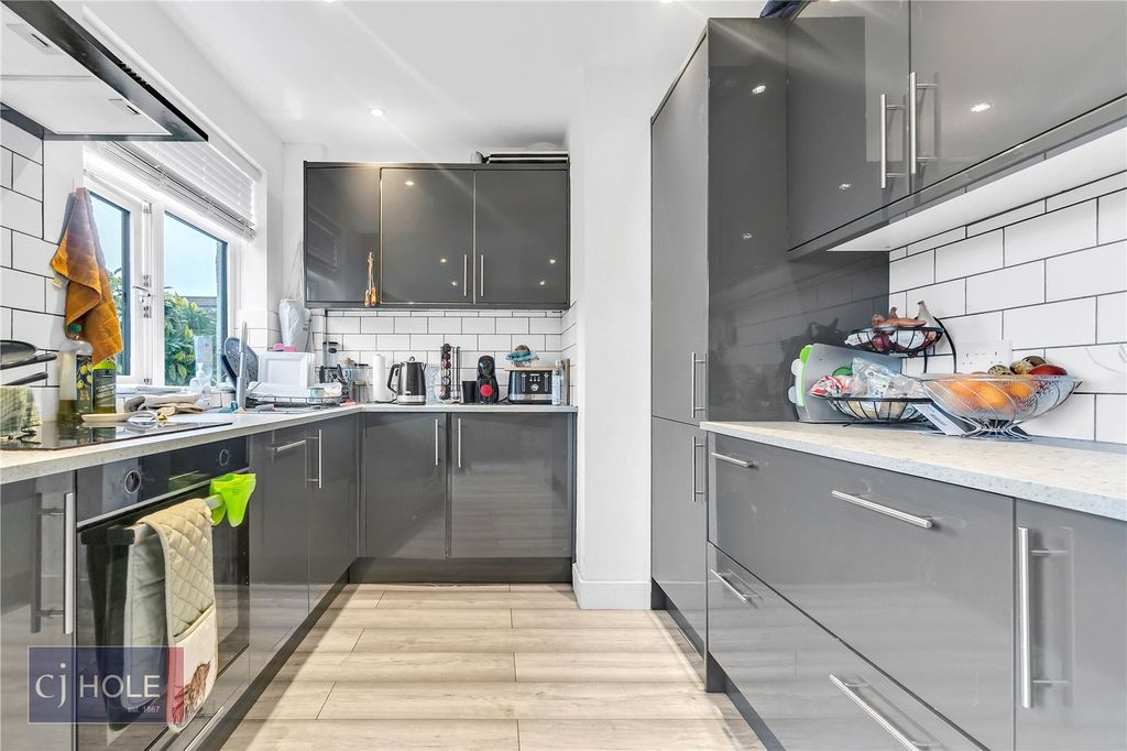 Property photo 2 of 18 Picture No. 20