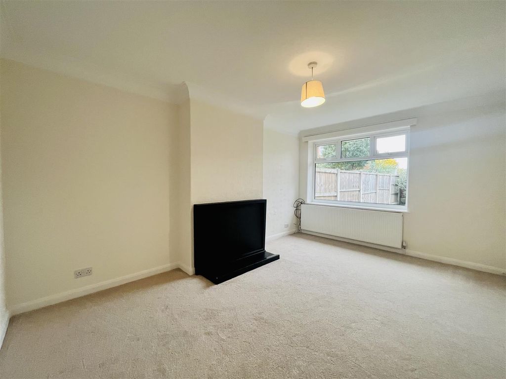 Property photo 2 of 21 Lounge