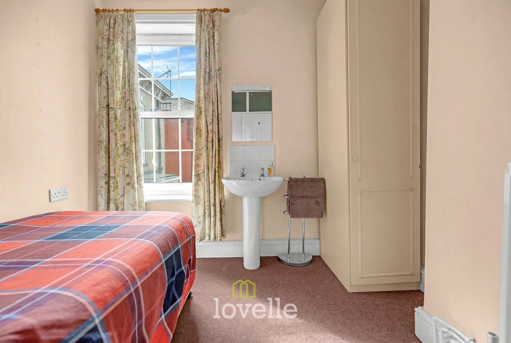 Additional image 37 of 7 bed detached house for saleAbbey Road, Grimsby DN32