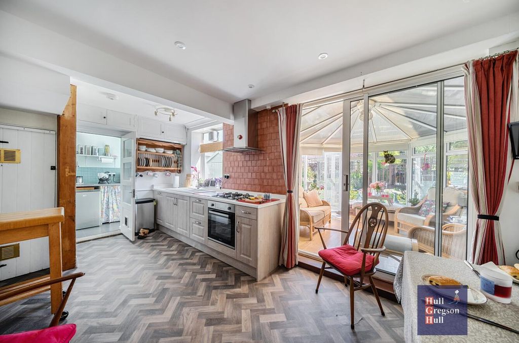 Property photo 2 of 31 F899Fa0d-39ba-4dcc-95c6-7Abd76Ca7B49.Jpg