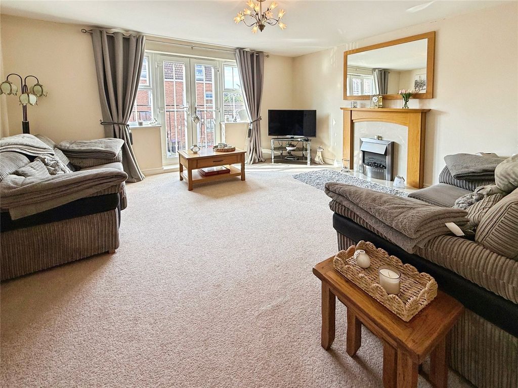 Property photo 2 of 17 Picture No. 01