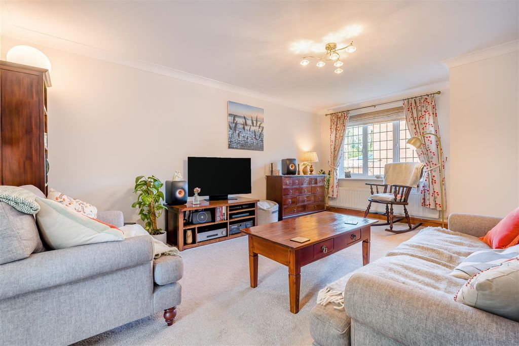 Property photo 3 of 16 8670978-Interior05.Jpg