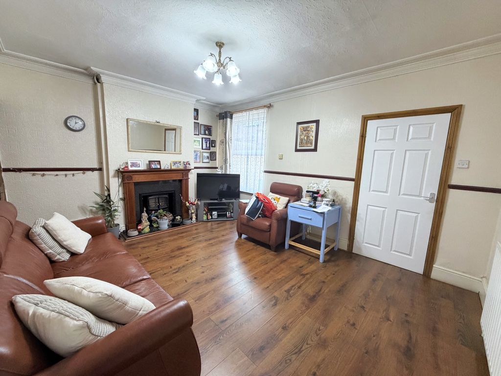 Property photo 3 of 14 Ad4D4447-70De-40Ae-Aebe-99E1130B827E