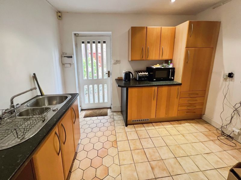 Property photo 2 of 9 Kitchen