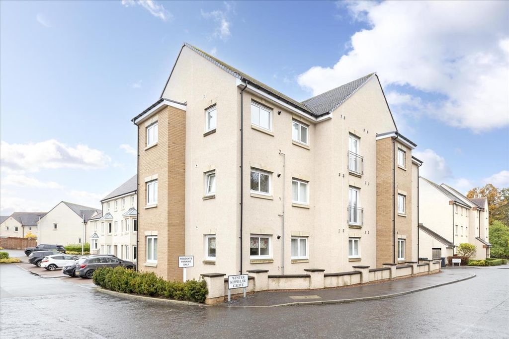 Property photo 1 of 28