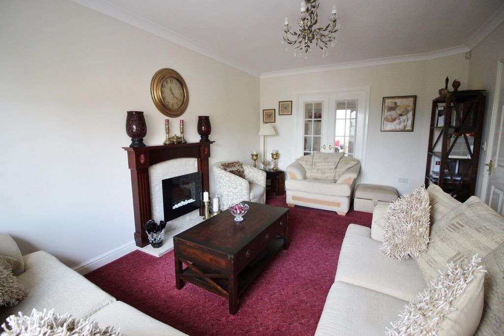 Property photo 3 of 20 3 - Lounge.Jpg