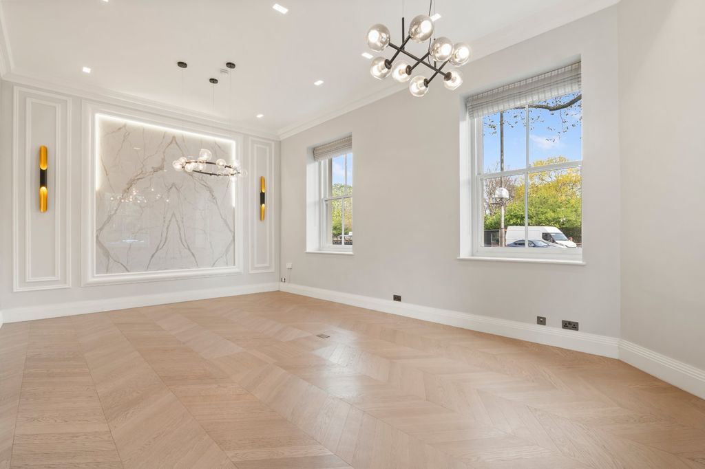 Property photo 2 of 24