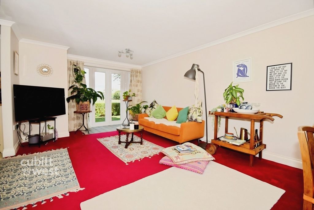 Property photo 2 of 11 Fdb5E513-1