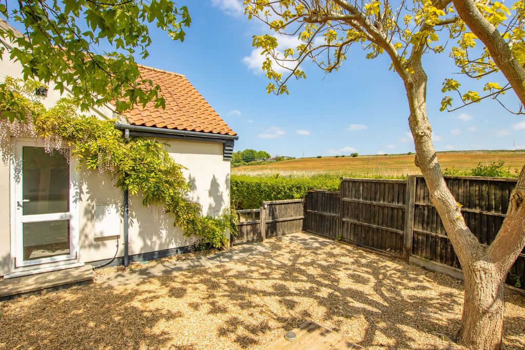 Property photo 3 of 27 2597495