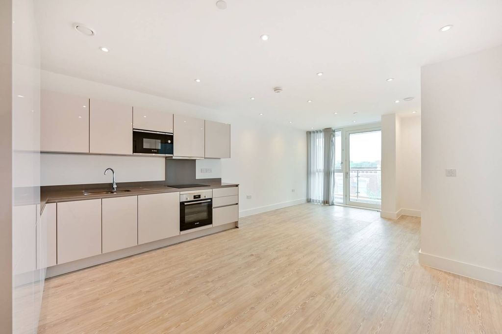 Property photo 2 of 8