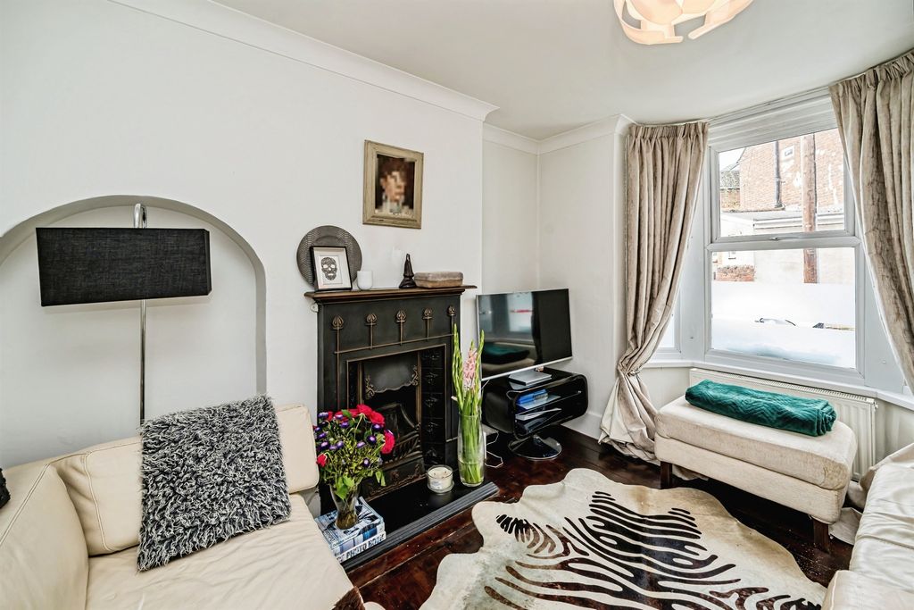 Property photo 2 of 10