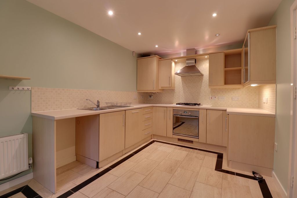 Property photo 2 of 15 Kitchen / Diner