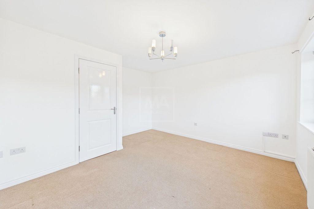 Property photo 3 of 15 Lounge / Bedroom Four