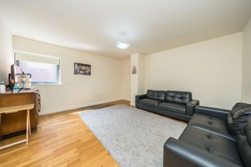 Property photo 2 of 5