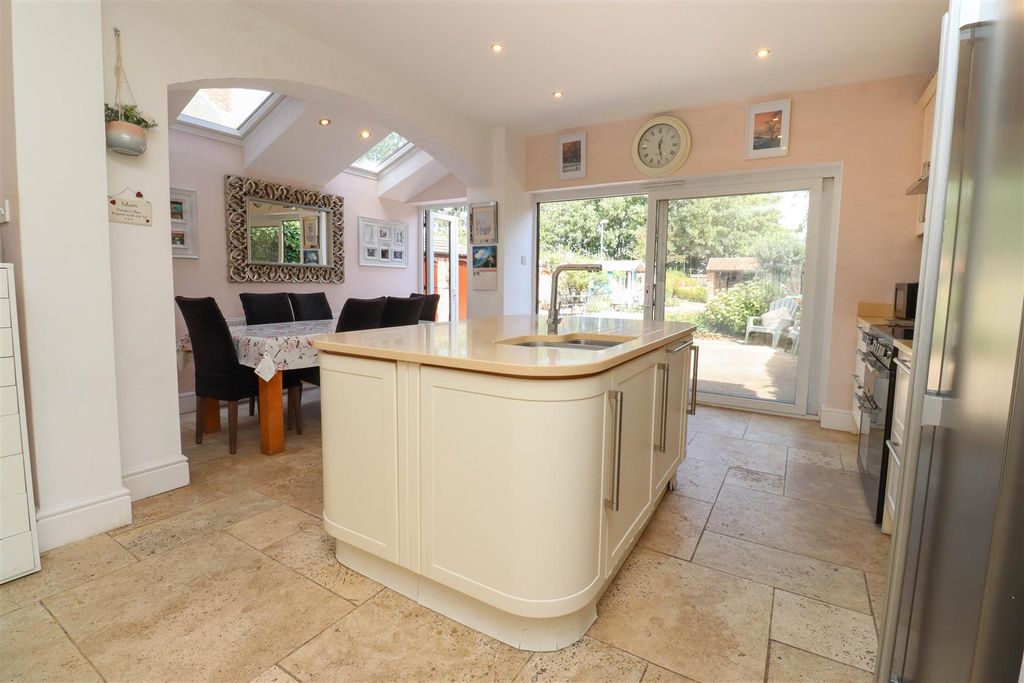 Property photo 3 of 33 Img_8380.Jpg