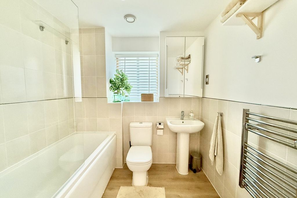 Additional image 12 of 1 bed flat for saleHoneycombe Chine, Boscombe, Bournemouth BH5