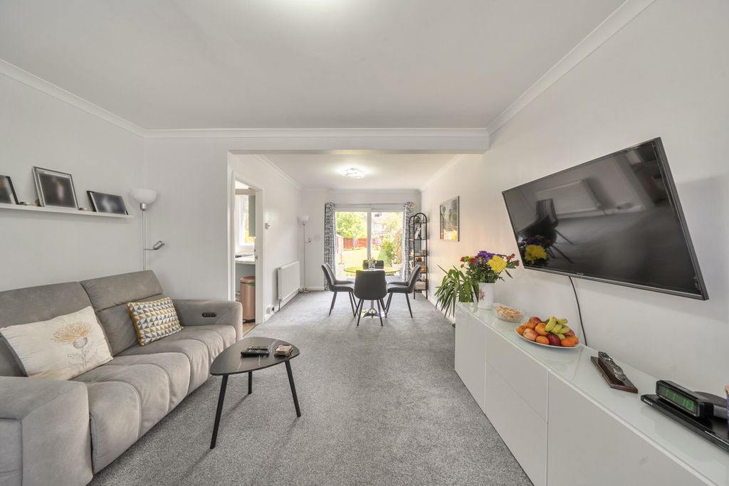 Property photo 3 of 15 1458097-7-6A04669...