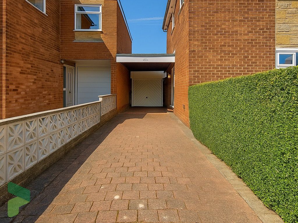 Property photo 3 of 29 Driveway