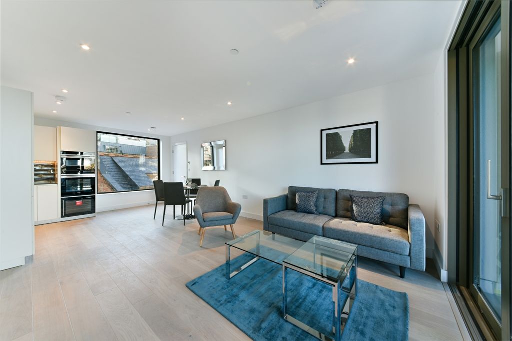 Property photo 1 of 10 Living Area Gatsby A
