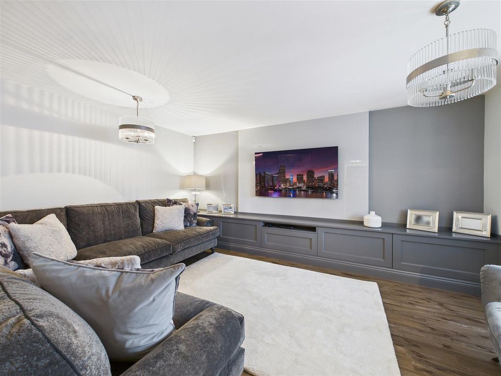 Property photo 3 of 40 Cam05476G0-Pr0081-Still004.Jpg