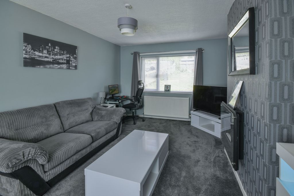 Property photo 2 of 21