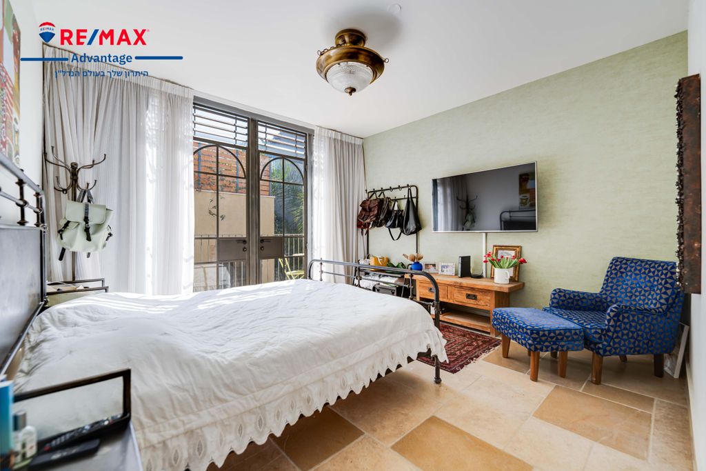 Property photo 3 of 3